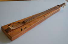 Dulcimer à 4 cordes