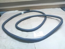 GOLF 5 MODELLO BERLINA 5 PORTE. GUARNIZIONE POST. DX. ORIG. OTTIMA. VEDI FOTO.