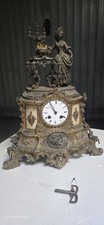 Antico orologio a pendolo da