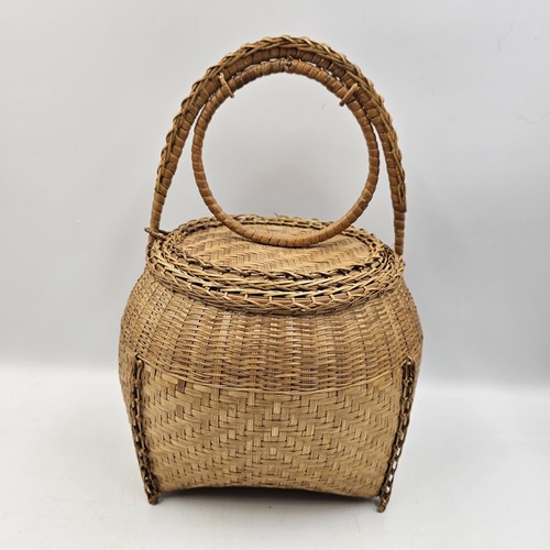 Antico cesto primitivo - , tessuto