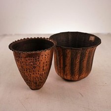 coppia di piccoli vasi in rame