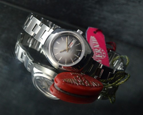 Tavernier ladies unworn - ladies,
