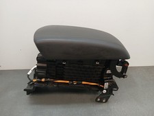EM2BR045C74 CENTER ARMREST /
