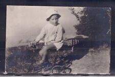 Cartolina Fotografica D'Epoca Bambino su Triciclo KK2652