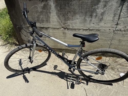 Bici trekking riverside - bici,