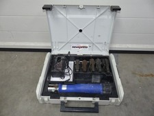 Pinza pressa a batteria