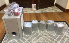 GRUNDIG Sistema Home Theatre 5.1 Subwoofer 30W + Casse Speakers 5x15W 8Ω Ohm