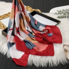 Foulard di seta simulazione