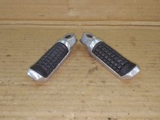 SUZUKI GSX-R1100 G/H/J 1986-1988 LH & RH coppia poggiapiedi/piedi posteriori/piloni