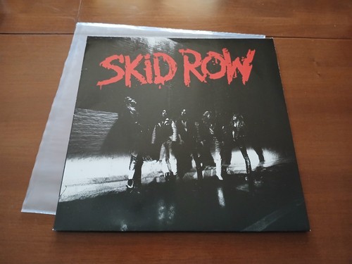 Skid row - row,