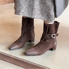 Stivaletti donna a punta vera