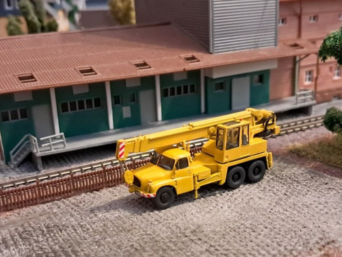 Camion tatra 148 con gru - camion,