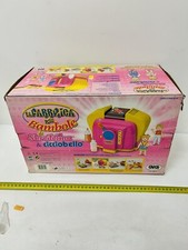 LA FABBRICA DELLE BAMBOLE DI