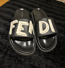 Sandali vocabolario Fendi in