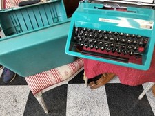 macchina da scrivere olivetti