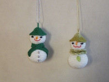 Coppia di Pupazzi di neve sciarpe verdi fatti a mano ad uncinetto. NUOVI