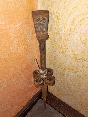 Vecchia incudine battifalce