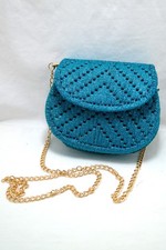 Borsa ricamata a mano azzurra
