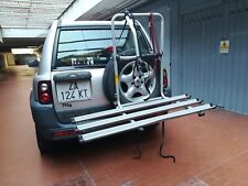 portabici auto da 3 posti, da fissare su ruota posteriore esterna.