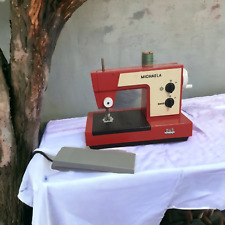 Macchina da cucire vintage per