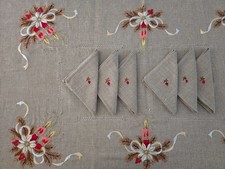 Tovaglia Natalizia ricamata a mano in canapa di lino Natale ecrù color 12 posti