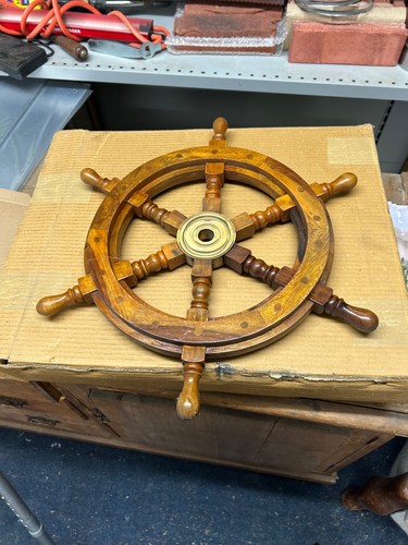 Ruota navi ornamentali