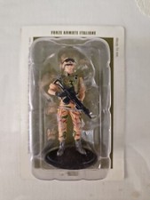 N° 2 Statuette soldatini