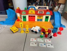 F4 Fisher Price Little People