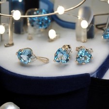 Set orecchini e pendenti in