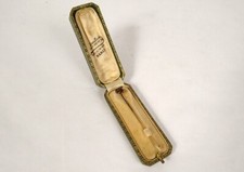 Spilla A Cravatta In Massiccio