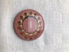 badge "" chaneL "" broche.