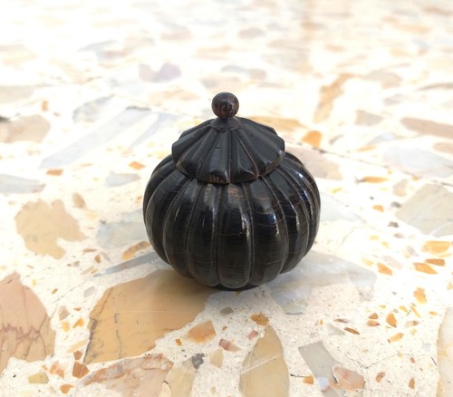 Scatolina portapillole etnica