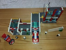 LEGO La Caserne Pompiers Avec