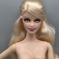 BARBIE NUDA 2009 VACANZA