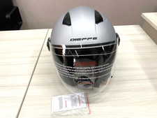 CASCO CON VISIERA LUNGA GRIGIO