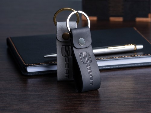 Seat leather keyring - leather,