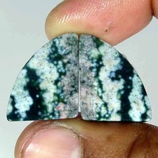 Coppia Di Cabochon In Giada