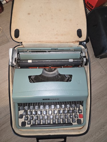Macchina scrivere olivetti - da,