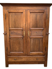 Antico armadio piemontese a