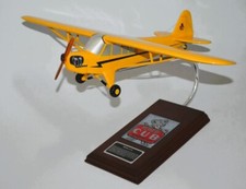 Piper J-3 Cub Espositore