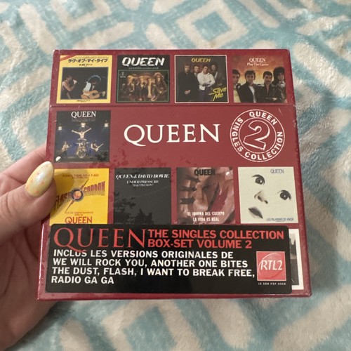 New read queen - new*, singles