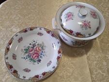 Zuppiera e sottopiatto in porcellana di Limoges, Francia