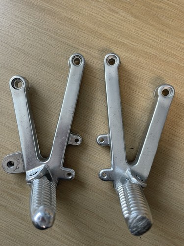 Coppia staffe pedana ducati - coppia,