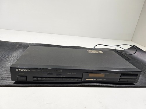 Used pioneer 225l am - f-225l, fm/am
