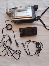 PANASONIC NV-VZ9EG VHS-C MOVIE CAMERA VIDEOCAMERA OTTIME CONDIZIONI CON BATTERIA