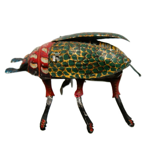 Antico scarabeo strisciante