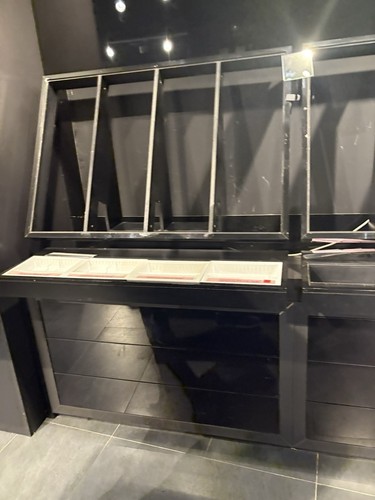 Vendo arredamento negozio - vendo,