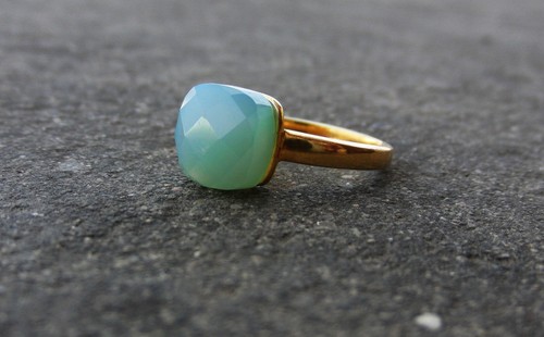 Anello acqua calcedonio