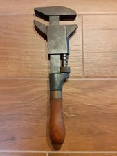 CHIAVE INGLESE VINTAGE CON MANICO IN LEGNO