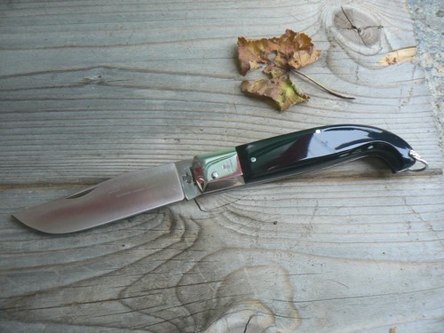 Coltello tradizionale apertura